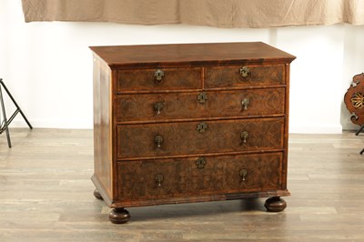 Lot 1306 - A FINE WILLIAM AND MARY OYSTERED LABURNUM INLAID CHEST OF DRAWERS