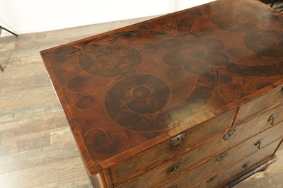 Lot 1306 - A FINE WILLIAM AND MARY OYSTERED LABURNUM INLAID CHEST OF DRAWERS