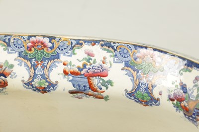 Lot 113 - A LARGE 19TH CENTURY CANTON GROUP CERAMIC FOOT BATH