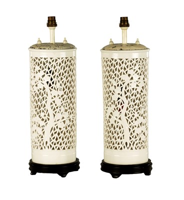 Lot 143 - A PAIR OF 20TH CENTURY CHINESE BLANC DE CHINE TABLE LAMPS