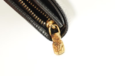 Lot 654 - A GENUINE LOUIS VUITTON BLACK EPI LEATHER PURSE/WALLET