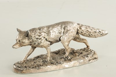 Lot 419 - A 20TH CENTURY FILLED SILVER SCULPTURE OF A FOX