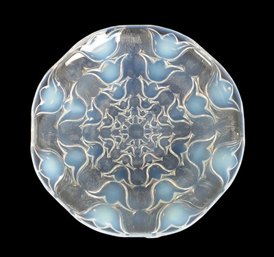 Lot 31 - A RENE LALIQUE OPALESCENT 'CAMPANULES' PLATE