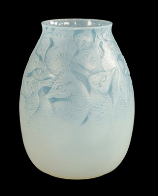 Lot 37 - A RENE LALIQUE OPALESCENT AND BLUE STAINED 'BORROMEE' VASE