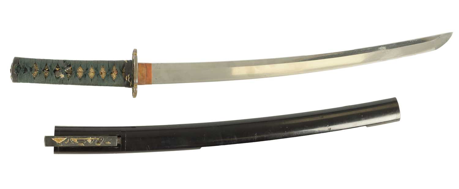 Lot 286 - A GOOD QUALITY JAPANESE WAKIZASHI SWORD AND KODZUKA