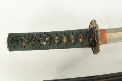 Lot 286 - A GOOD QUALITY JAPANESE WAKIZASHI SWORD AND KODZUKA