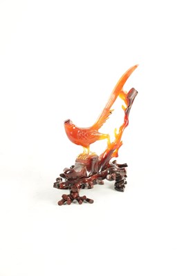 Lot 212 - A 19TH CENTURY CHINESE CARVED AGATE SCULPTURE OF A BIRD