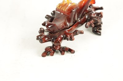 Lot 212 - A 19TH CENTURY CHINESE CARVED AGATE SCULPTURE OF A BIRD