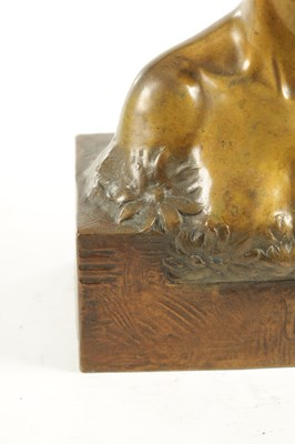 Lot 613 - ADOLF JOSEF POHL (1872-1930) AN ARTS AND CRAFTS TWO-COLOUR PATINATED BRONZE SCULPTURE L'AMOUR