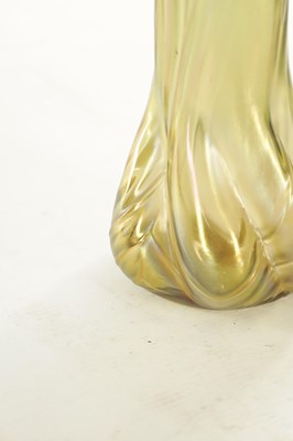 Lot 15 - AN ART NOUVEAU LOETZ TYPE IRIDESCENT GLASS VASE