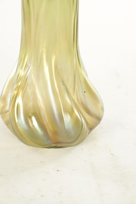 Lot 15 - AN ART NOUVEAU LOETZ TYPE IRIDESCENT GLASS VASE