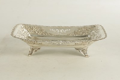 Lot 473 - AN EDWARD VII SILVER FRUIT DISH