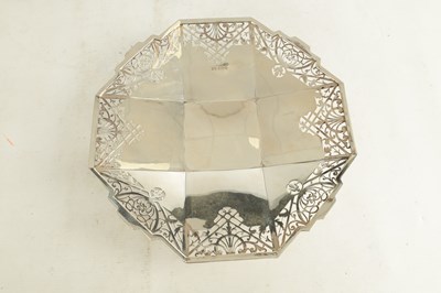 Lot 465 - A STYLISH ART DECO OCTAGONAL SILVER FRUIT DISH