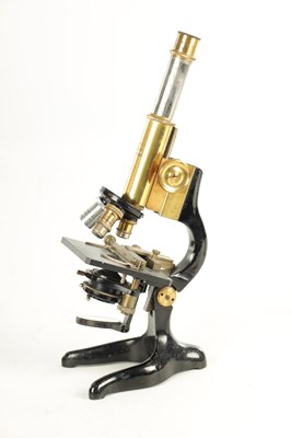 Lot 560 - A 20TH CENTURY E. LEITZ WETZLAR MONOCULAR MICROSCOPE NUMBER 190500