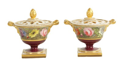 Lot 58 - A PAIR OF EARLY 19TH CENTURY POT POURRI VASES AND COVERS OF FLIGHT, BARR & BARR WORCESTER DESIGN