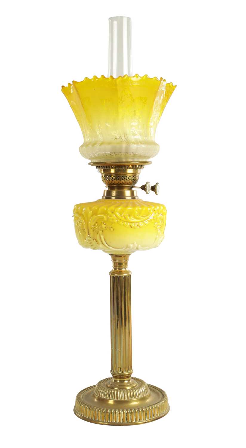 Lot 713 - A FINE VICTORIAN BRASS AND YELLOW GLASS OIL LAMP