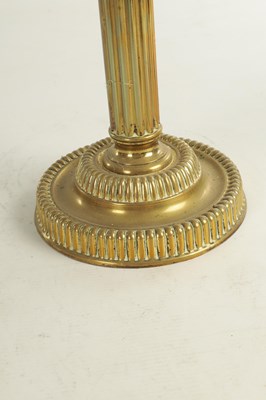 Lot 713 - A FINE VICTORIAN BRASS AND YELLOW GLASS OIL LAMP