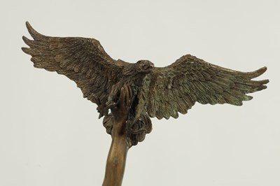 Lot 789 - A 20TH CENTURY BRONZE SCULPTURE