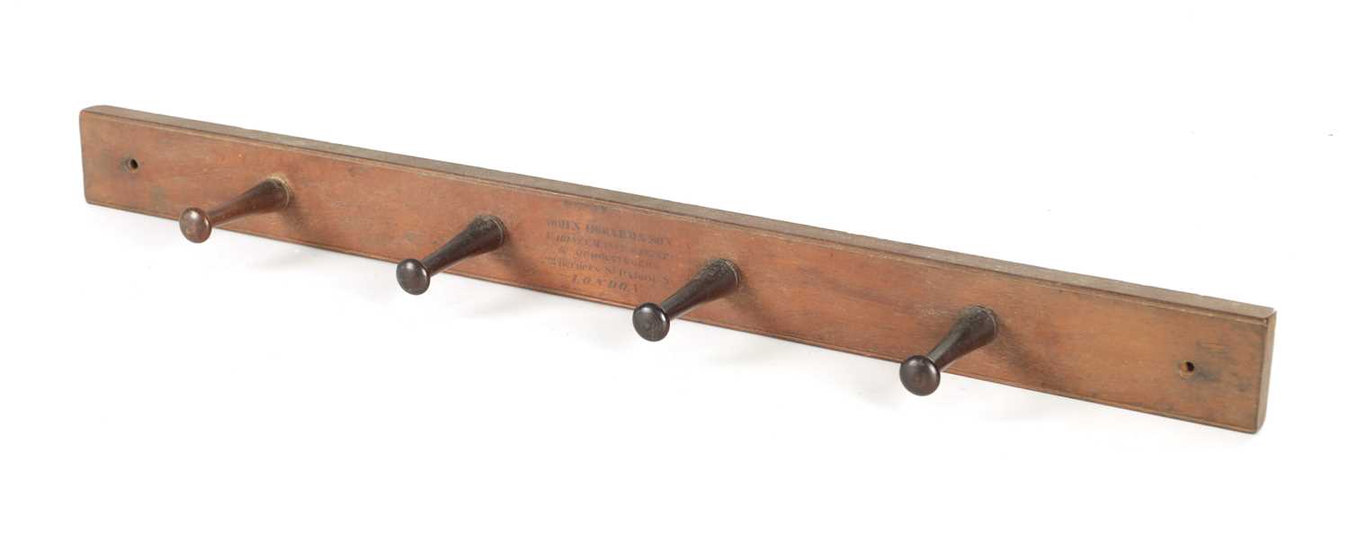 Lot 918 - JOHN HOWARD & SO, LONDON. A 19TH CENTURY MAHOGANY HANGING COAT HOOK