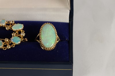 Lot 322 - A LADIES' 18CT GOLD OPEL BROOCH AND RING