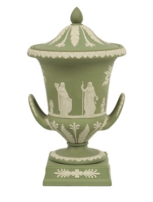 Lot 67 - A LATE 20TH CENTURY WEDGWOOD PALE GREEN JASPER WARE TWO-HANDLED PEDESTAL URN SHAPED VASE AND COVER