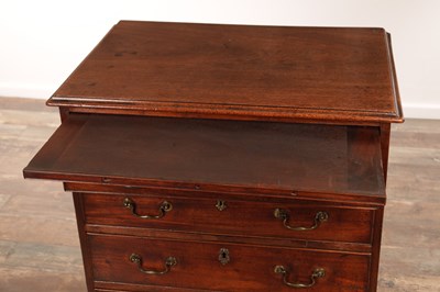 Lot 1364 - A GOOD GEORGE III MAHOGANY CHEST OF DRAWERS OF SMALL SIZE