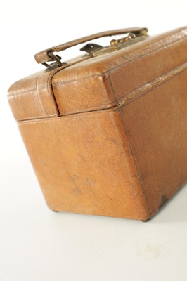 Lot 861 - A VINTAGE CROCODILE LADIES TRAVELING VANITY BAG