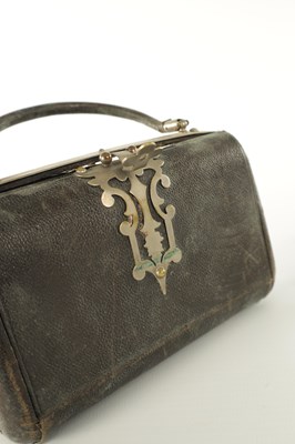 Lot 861 - A VINTAGE CROCODILE LADIES TRAVELING VANITY BAG