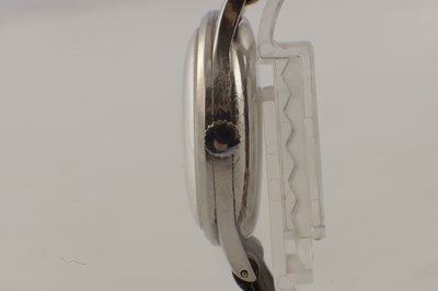 Lot 1404 - A GENTLEMAN'S VINTAGE STEEL LONGINES WRISTWATCH