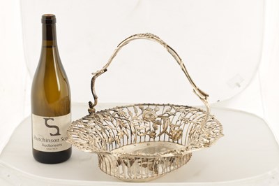 Lot 368 - A GEORGE III SILVER FRUIT BASKET
