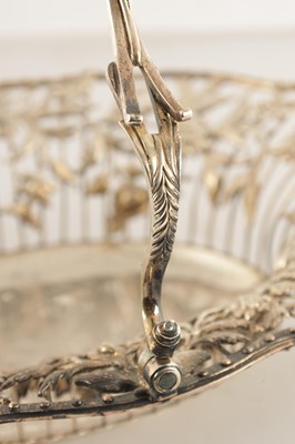 Lot 368 - A GEORGE III SILVER FRUIT BASKET