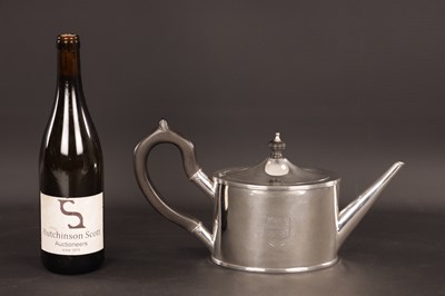 Lot 479 - AN EARLY 19TH CENTURY COLONIAL SILVER OVAL DRUM SHAPED TEAPOT