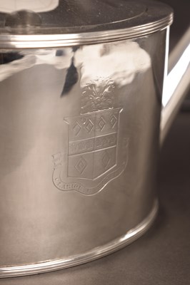 Lot 479 - AN EARLY 19TH CENTURY COLONIAL SILVER OVAL DRUM SHAPED TEAPOT