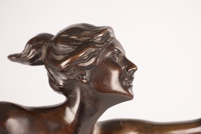 Lot 885 - AN EARLY 20TH CENTURY ART DECO STYLE FIGURAL BRONZE OF DIANA THE HUNTRESS
