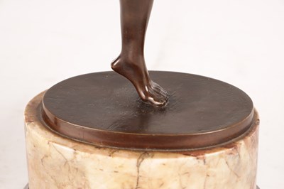 Lot 885 - AN EARLY 20TH CENTURY ART DECO STYLE FIGURAL BRONZE OF DIANA THE HUNTRESS