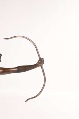 Lot 885 - AN EARLY 20TH CENTURY ART DECO STYLE FIGURAL BRONZE OF DIANA THE HUNTRESS