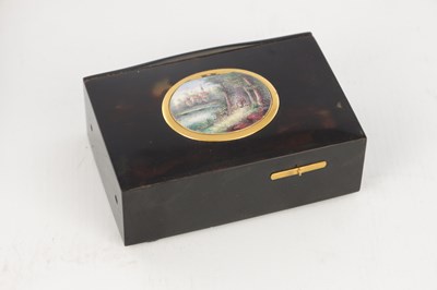 Lot 857 - A MID 19TH CENTURY SWISS TORTOISESHELL SINGING MUSICAL BIRD BOX