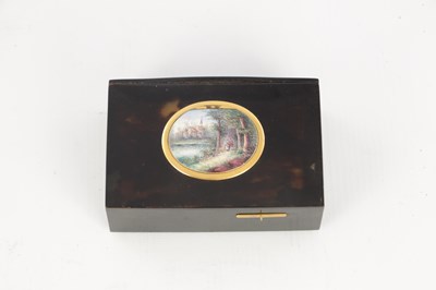 Lot 857 - A MID 19TH CENTURY SWISS TORTOISESHELL SINGING MUSICAL BIRD BOX