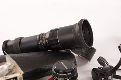 Lot 960 - A COLLECTION OF MODERN CAMERAS, LENSES & ACCESSORIES