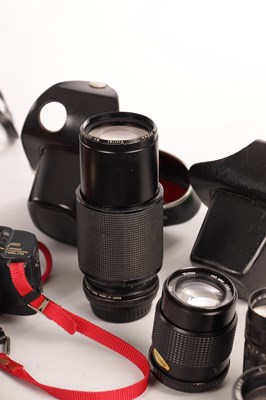 Lot 960 - A COLLECTION OF MODERN CAMERAS, LENSES & ACCESSORIES