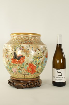 Lot 305 - A FINE JAPANESE MEIJI PERIOD SATSUMA VASE