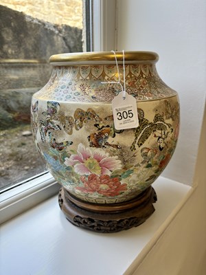 Lot 305 - A FINE JAPANESE MEIJI PERIOD SATSUMA VASE
