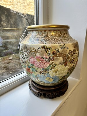 Lot 305 - A FINE JAPANESE MEIJI PERIOD SATSUMA VASE