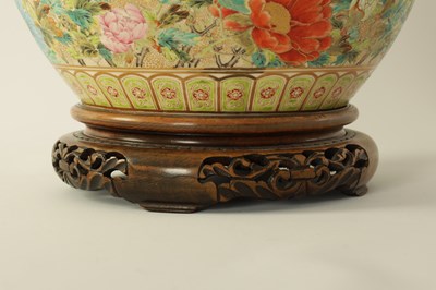 Lot 305 - A FINE JAPANESE MEIJI PERIOD SATSUMA VASE