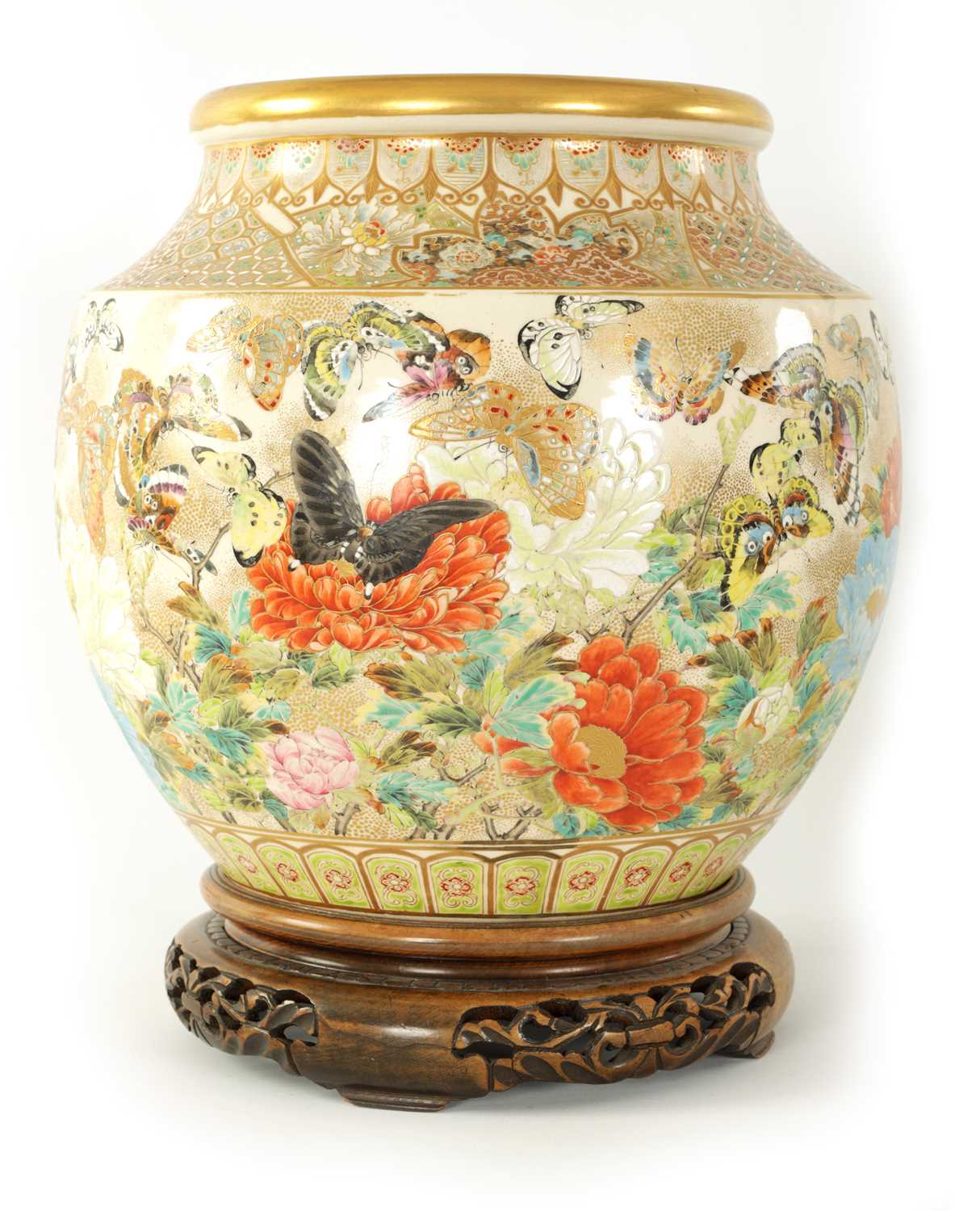 Lot 305 - A FINE JAPANESE MEIJI PERIOD SATSUMA VASE