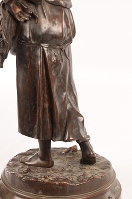 Lot 911 - EUGENE AIZELIN (1821-1902). A LATE 19TH CENTURY FIGURAL BRONZE SCULPTURE OF A LADY