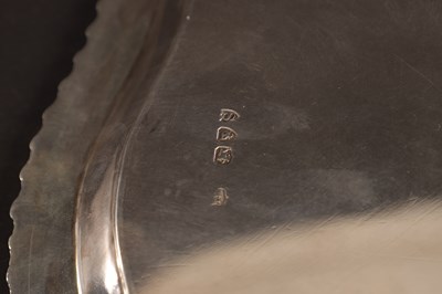 Lot 492 - A LARGE GEORGE V SILVER SALVER