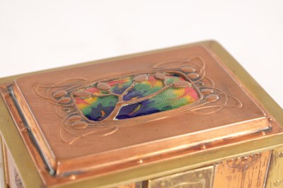 Lot 936 - A STYLISH ARTS AND CRAFTS MIXED MEDIA JEWELLERY BOX IN THE MANNER OF ARCHIBALD KNOX