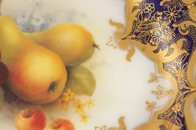 Lot 77 - A SET OF 3 FINE ROYAL WORCESTER FRUIT CABINET PLATES BY A SHUCK AND F.PHILLIPS