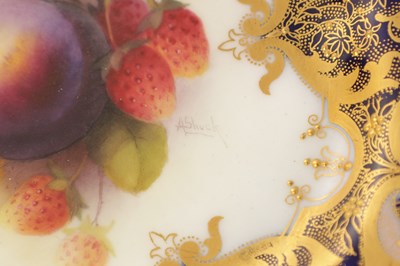 Lot 77 - A SET OF 3 FINE ROYAL WORCESTER FRUIT CABINET PLATES BY A SHUCK AND F.PHILLIPS